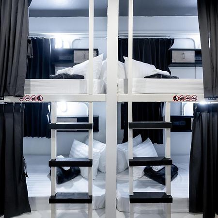 Vibes Hostel 방콕 외부 사진