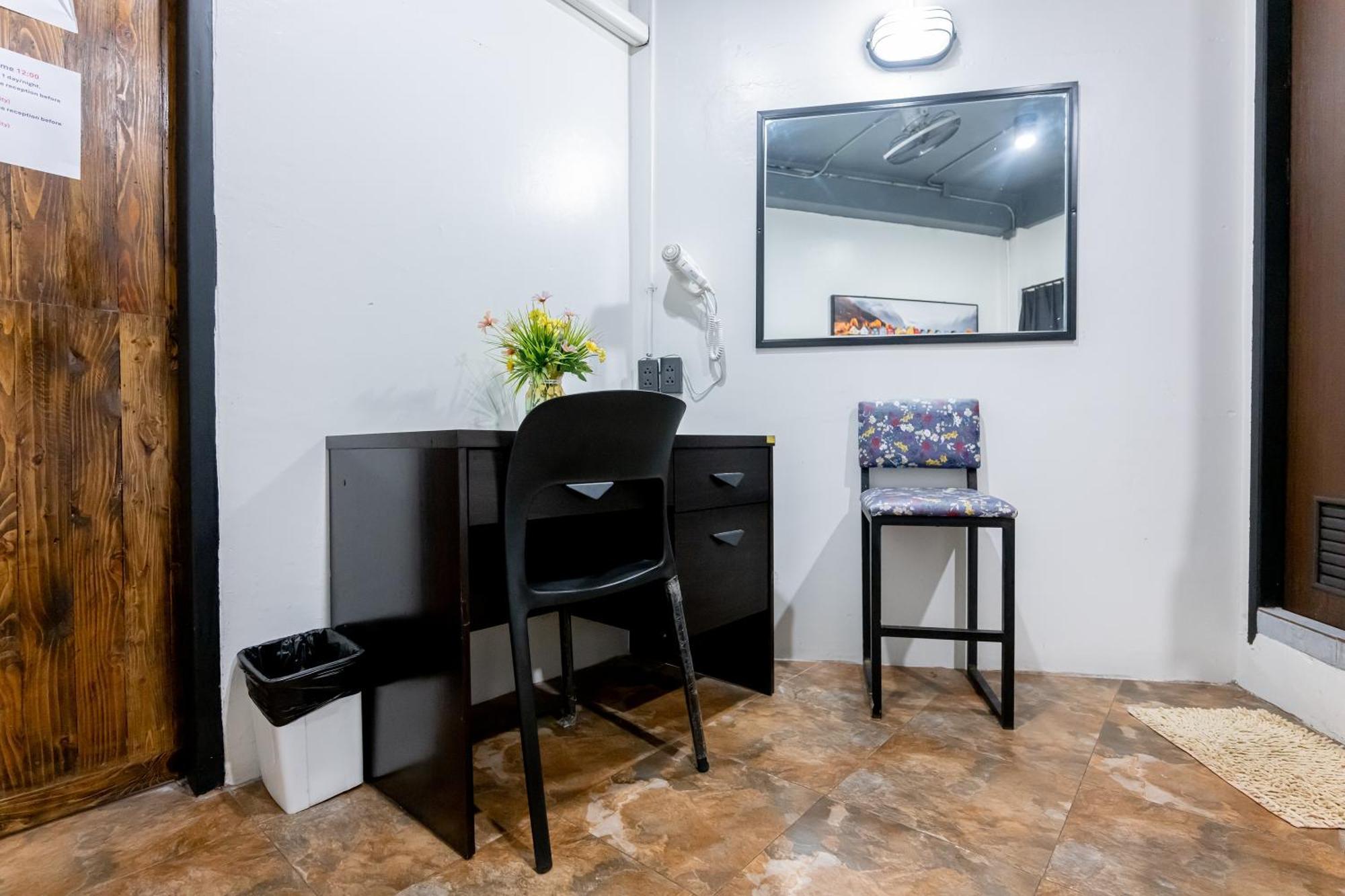 Vibes Hostel 방콕 외부 사진