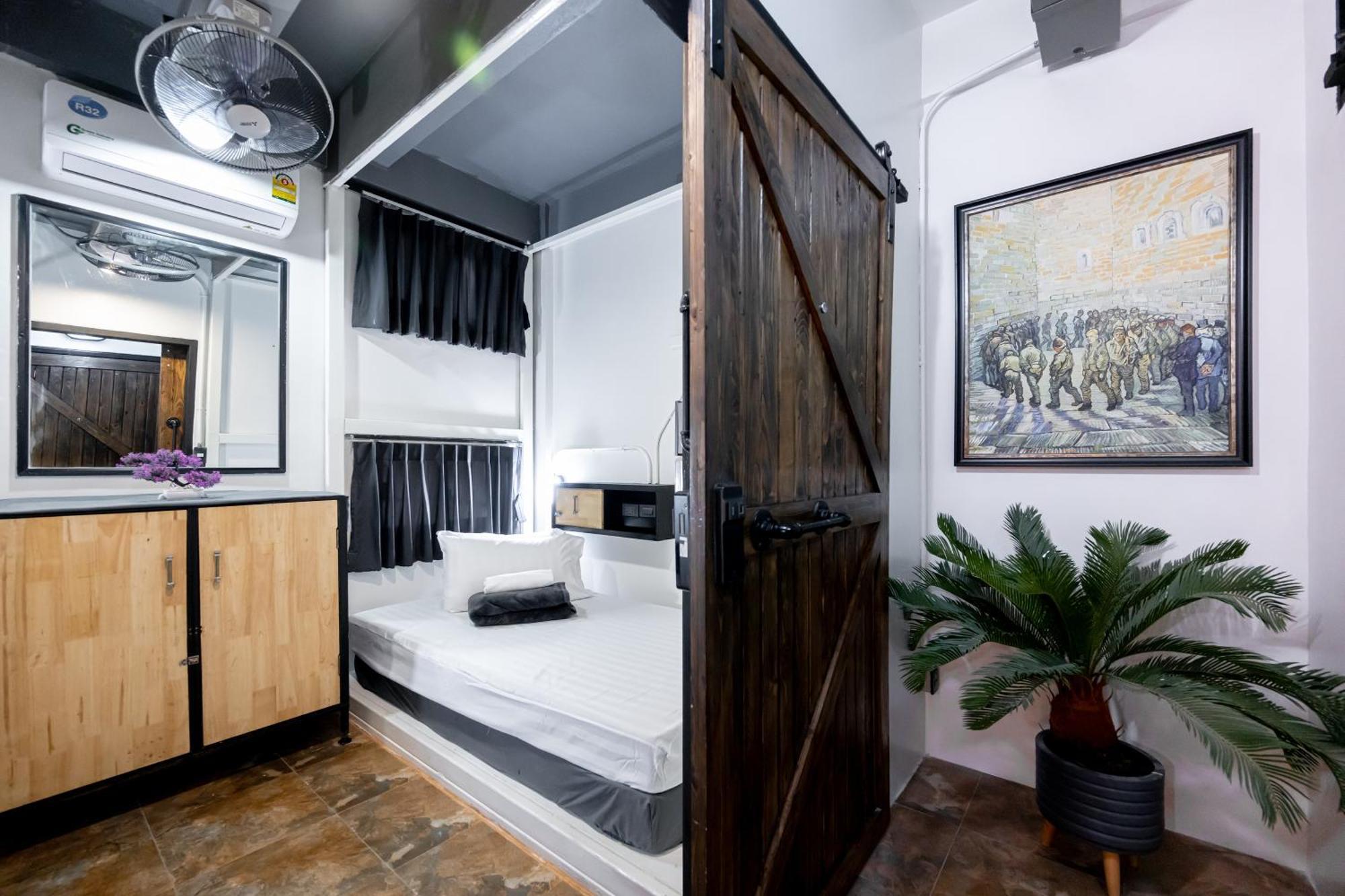 Vibes Hostel 방콕 외부 사진