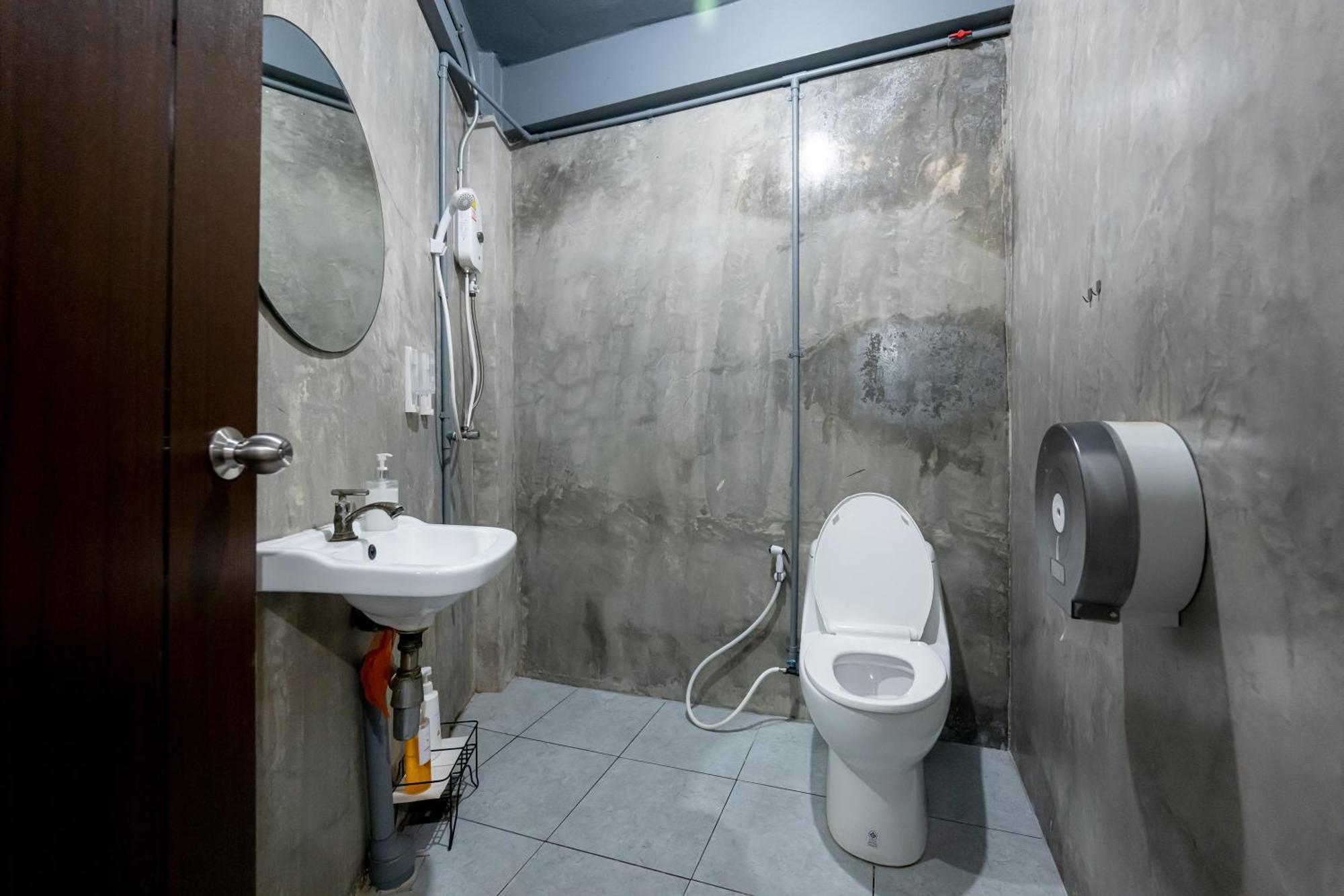 Vibes Hostel 방콕 외부 사진
