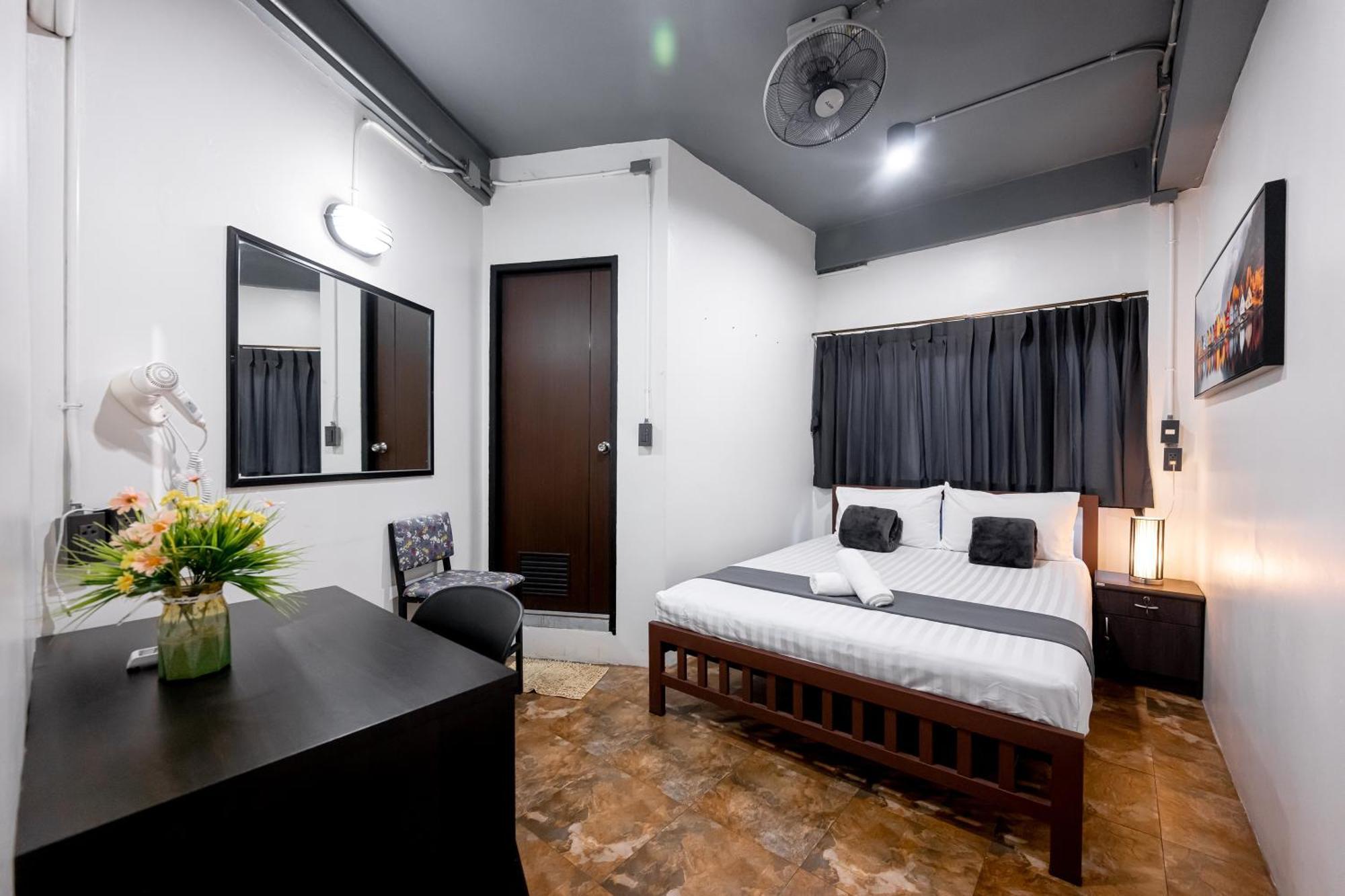 Vibes Hostel 방콕 외부 사진