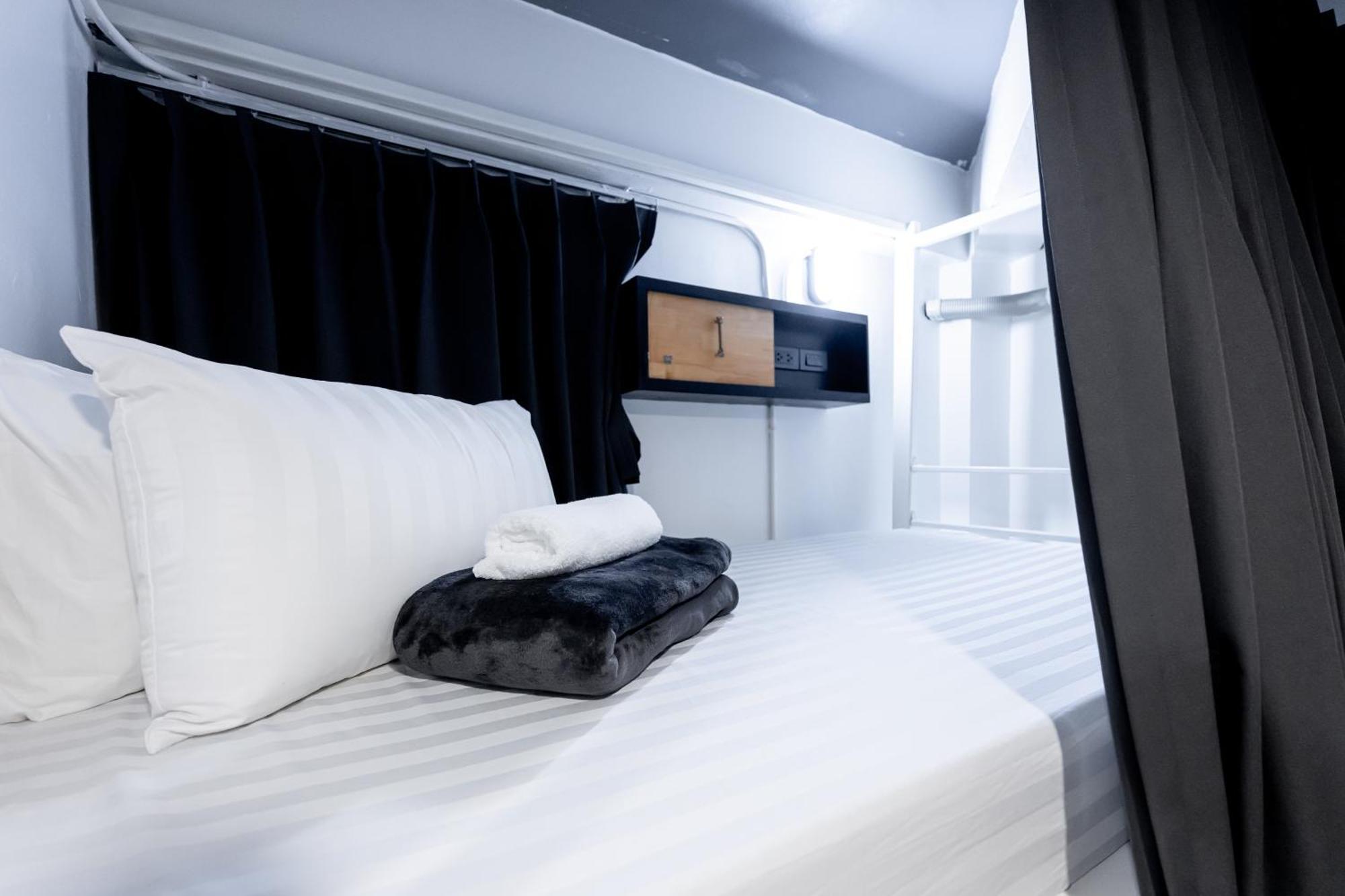 Vibes Hostel 방콕 외부 사진