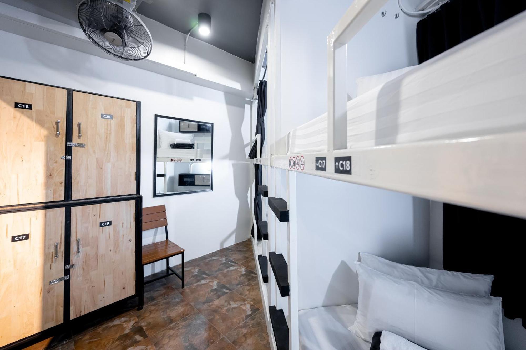Vibes Hostel 방콕 외부 사진