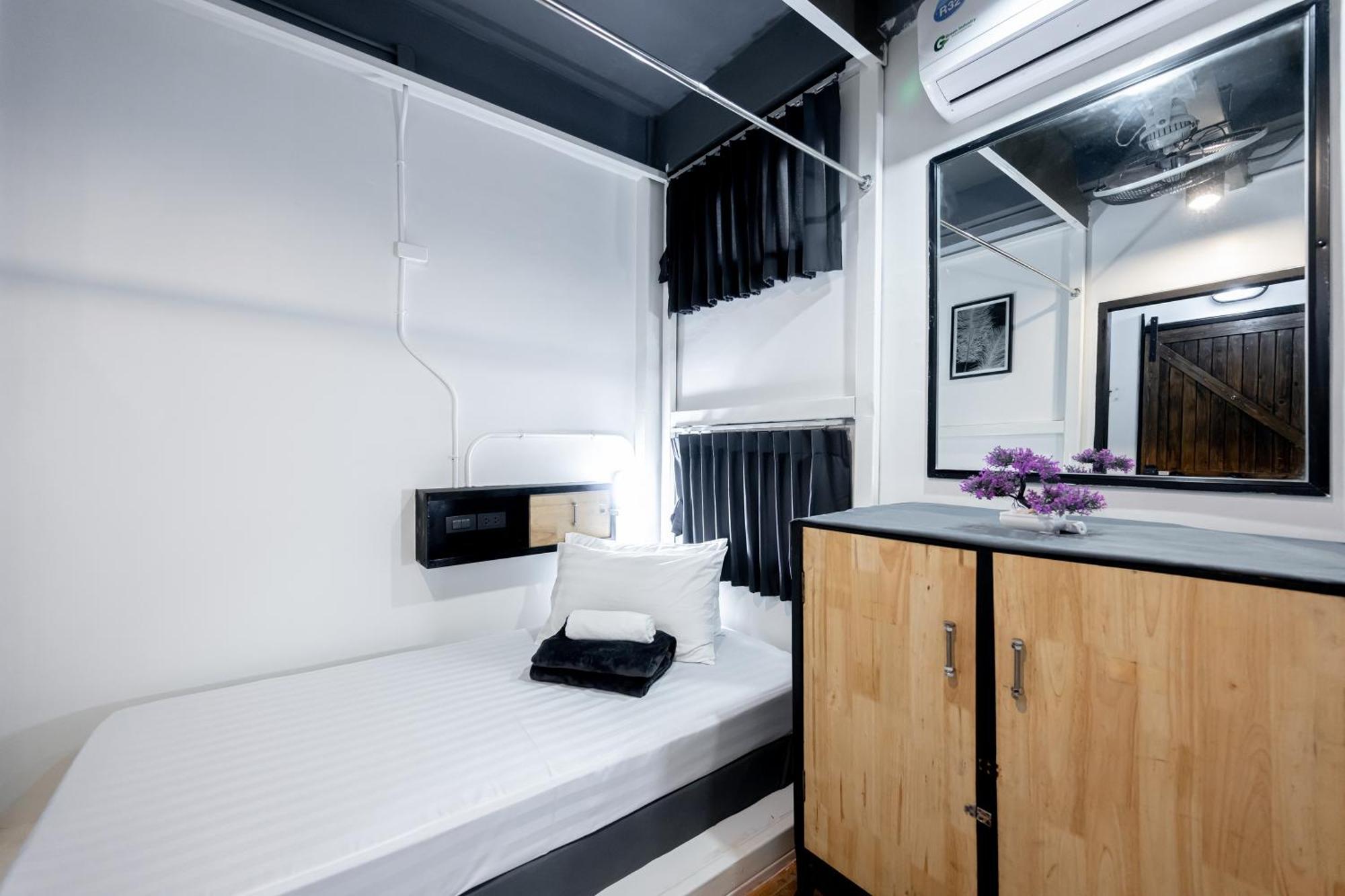 Vibes Hostel 방콕 외부 사진