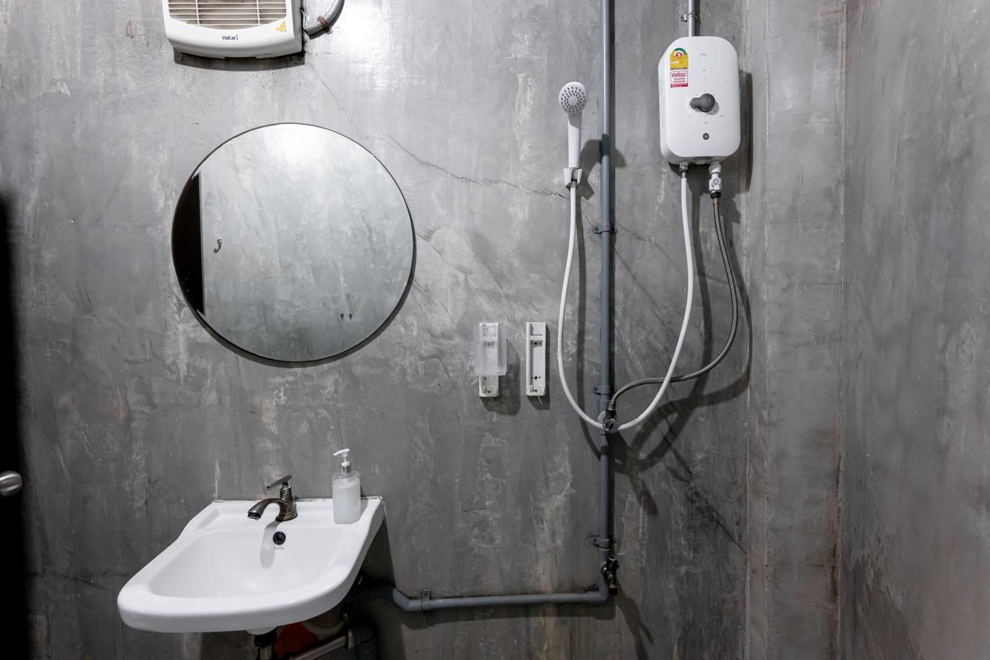 Vibes Hostel 방콕 외부 사진