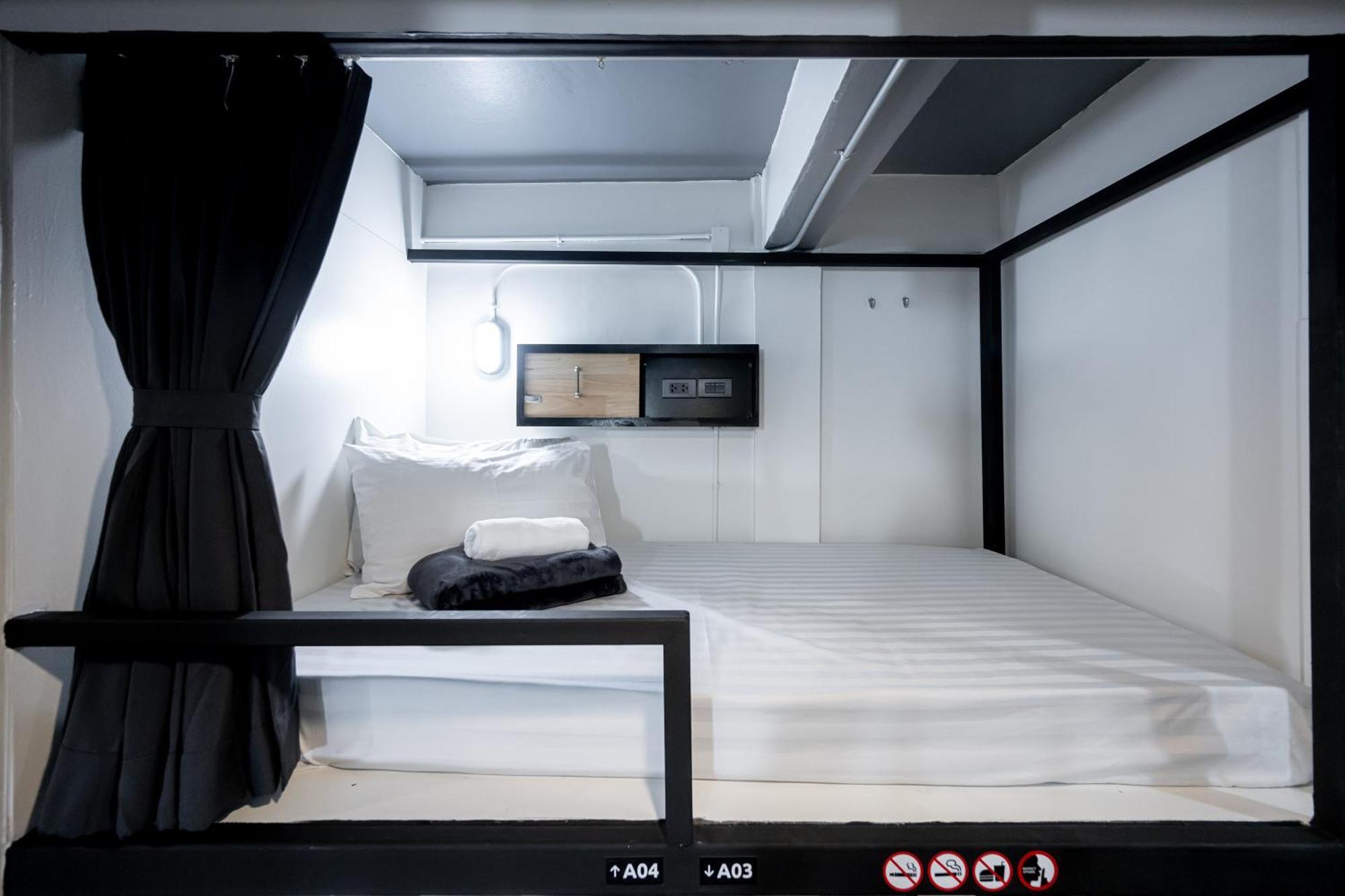Vibes Hostel 방콕 외부 사진