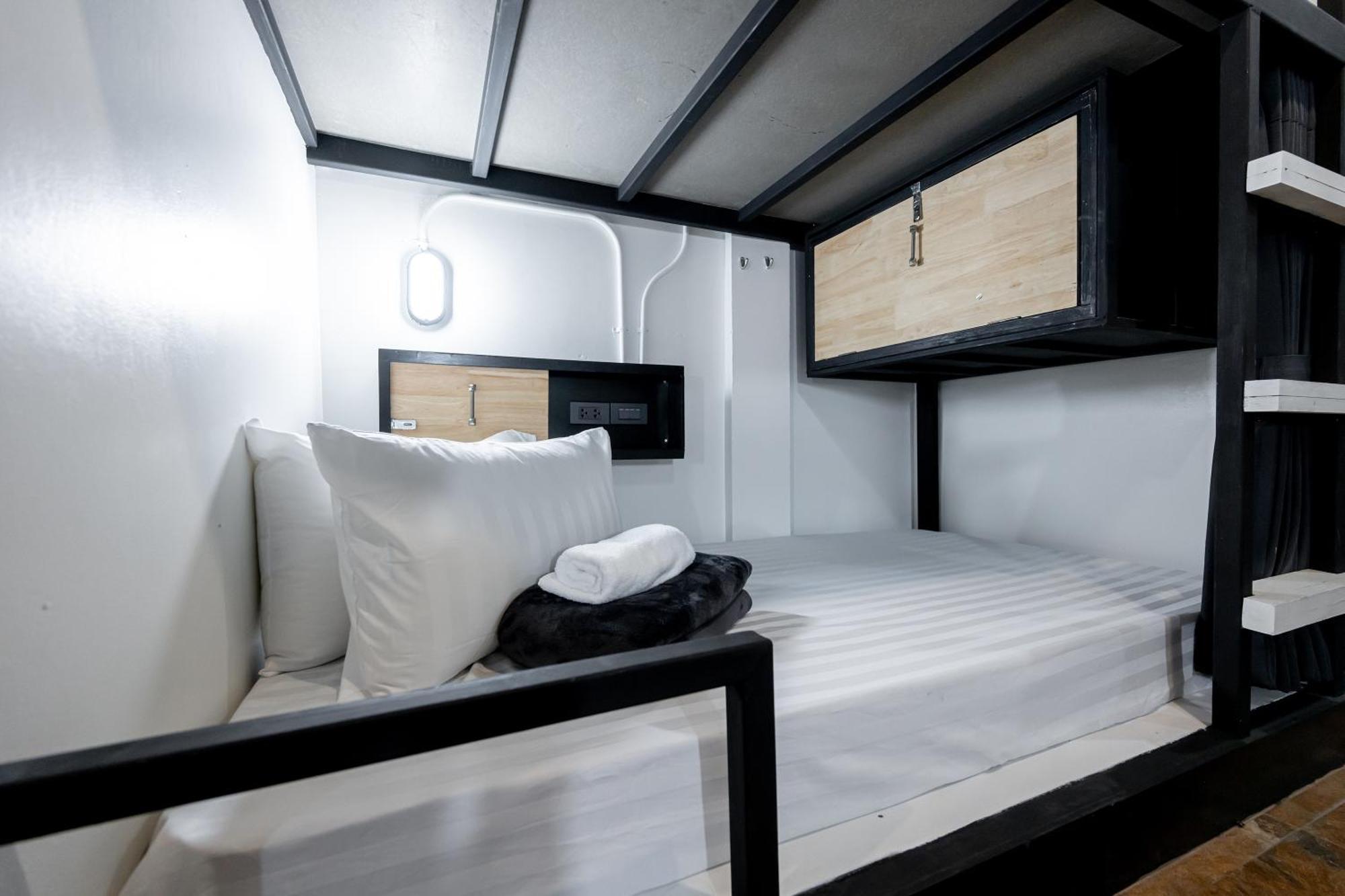 Vibes Hostel 방콕 외부 사진