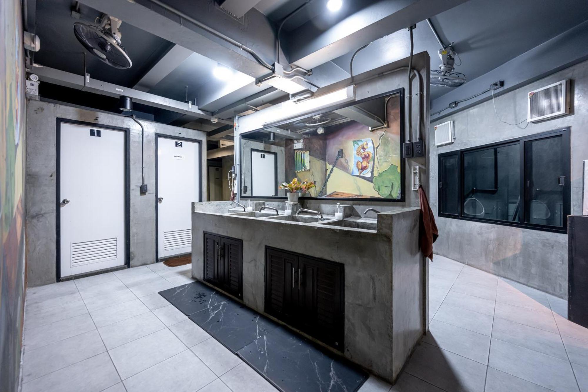 Vibes Hostel 방콕 외부 사진