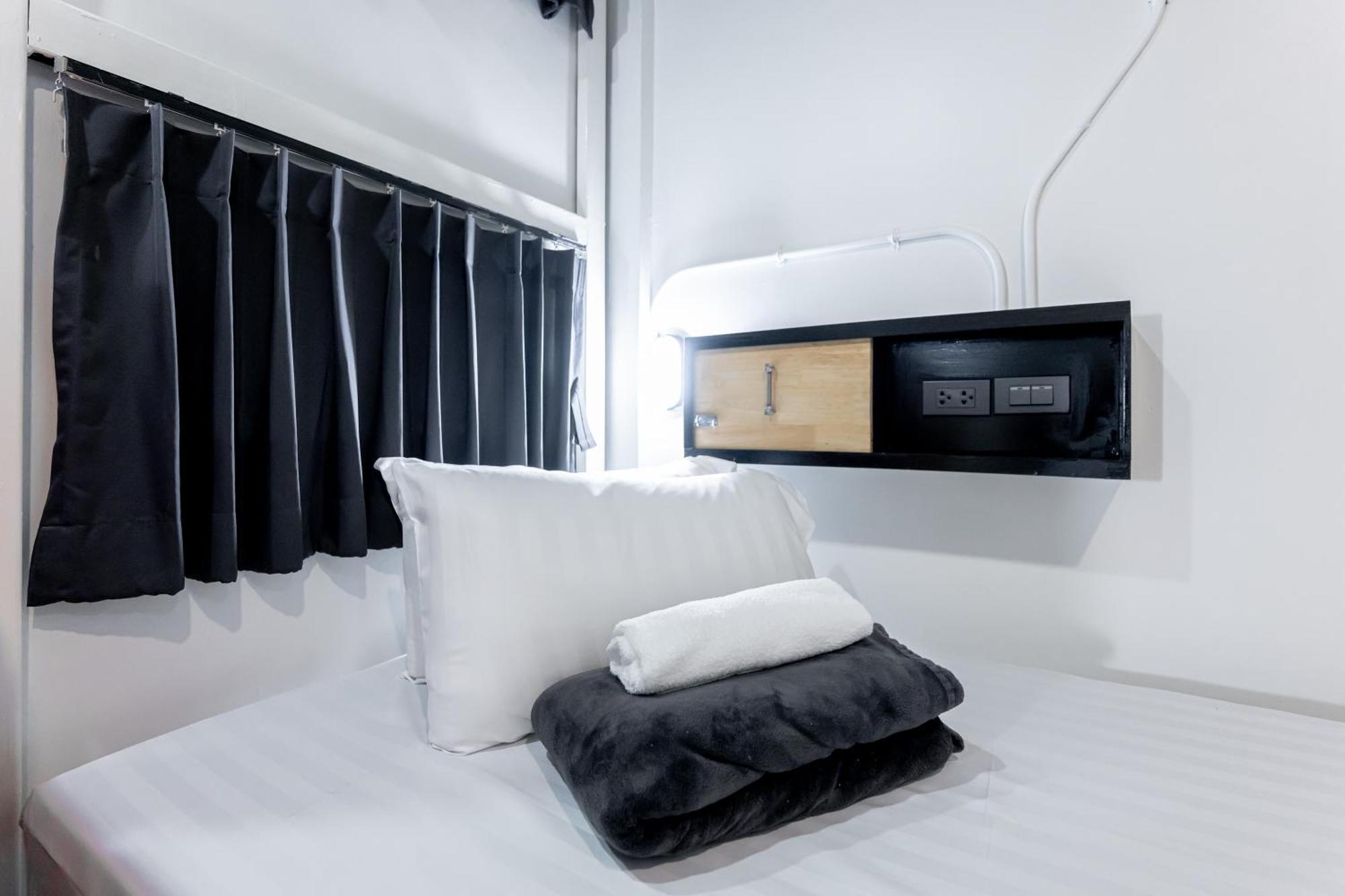 Vibes Hostel 방콕 외부 사진