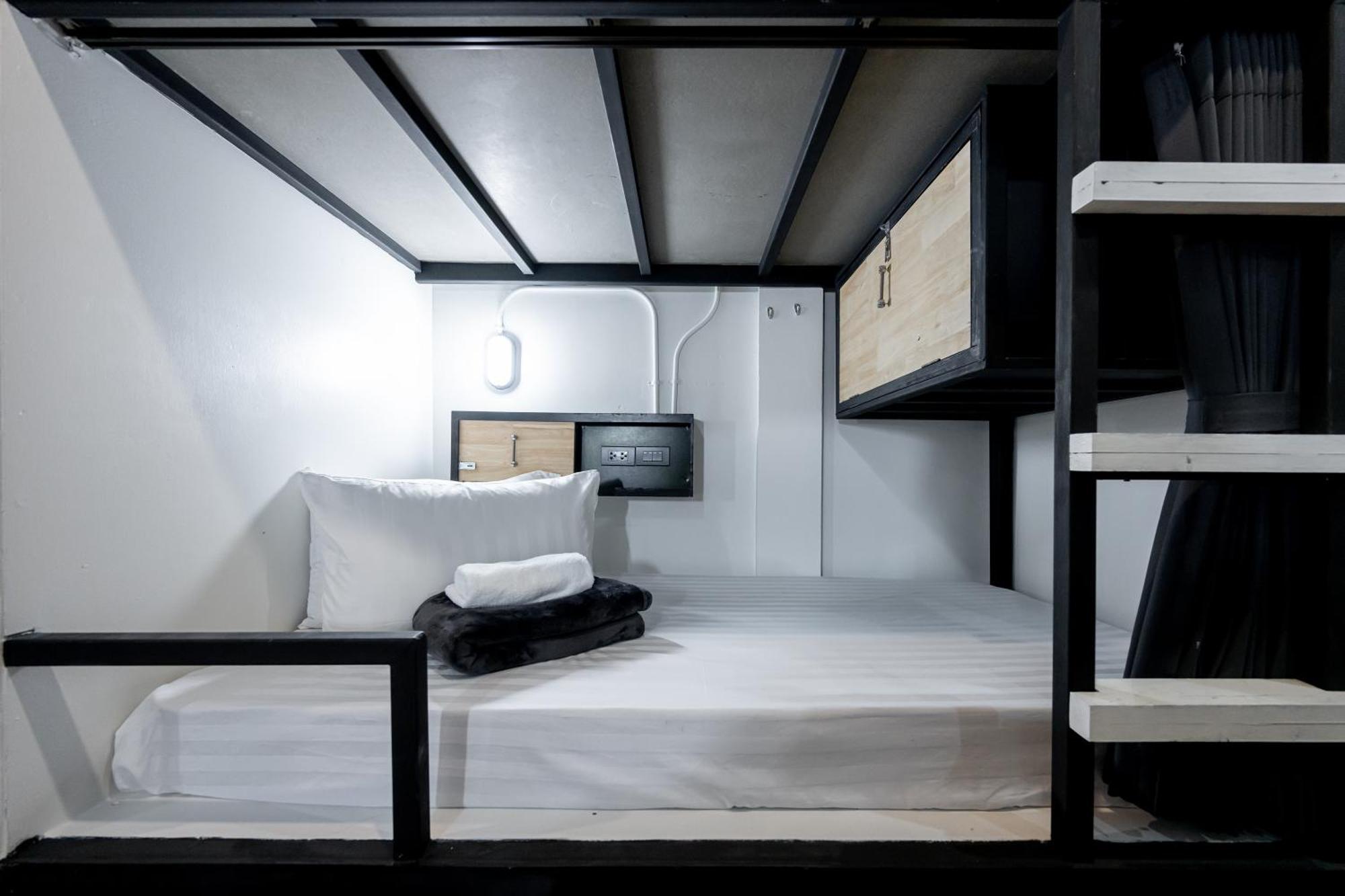 Vibes Hostel 방콕 외부 사진