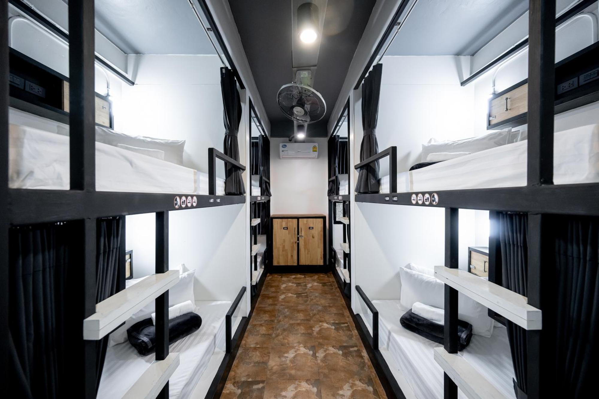 Vibes Hostel 방콕 외부 사진