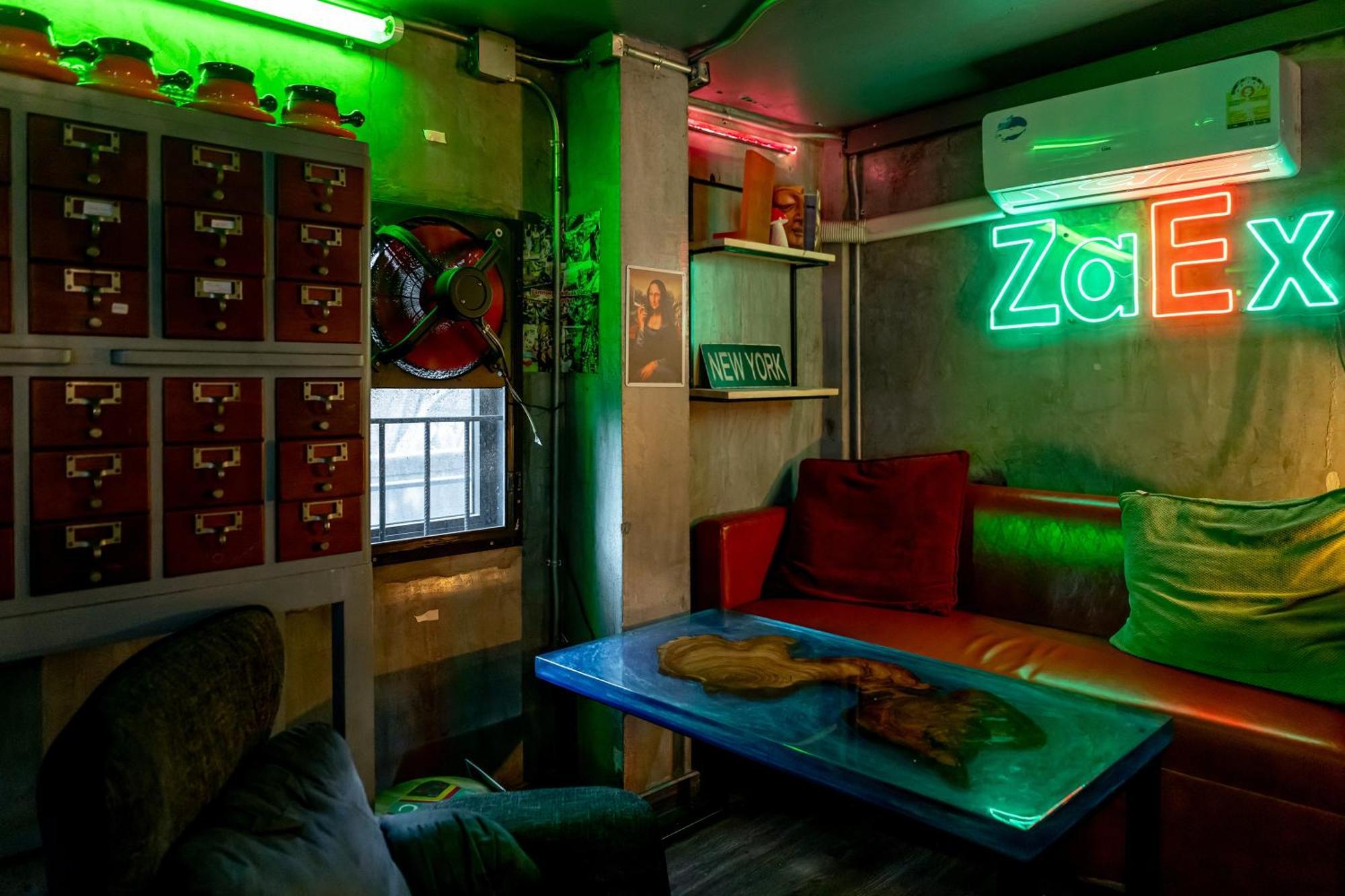 Vibes Hostel 방콕 외부 사진