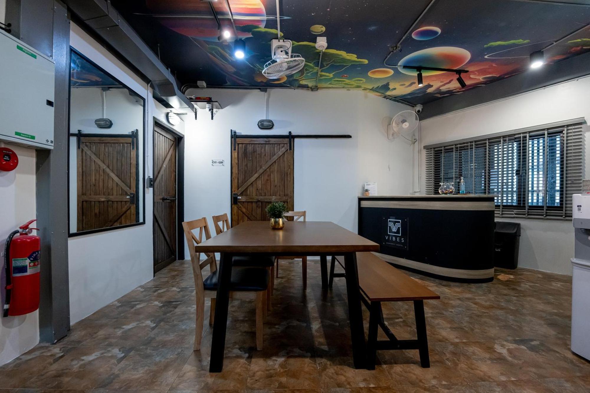 Vibes Hostel 방콕 외부 사진